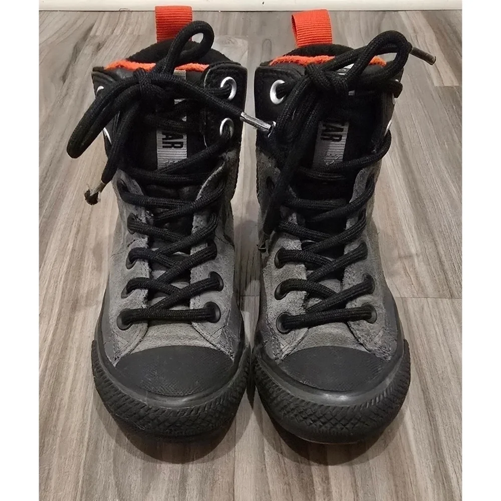 Boys Converse Chuck Taylor All Star Asphalt Leather Boots size 12.5